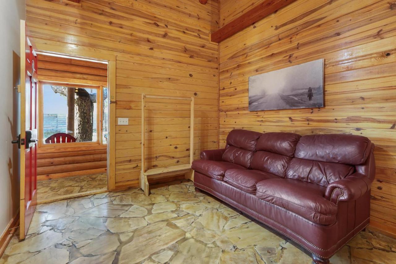Wimberley Log Cabins Resort And Suites- Unit 2 外观 照片